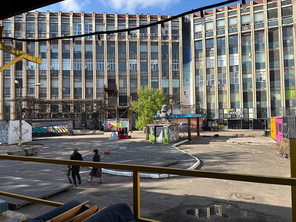 Сейчас так выглядит площадка бывшей «Песочницы» в Минске. 